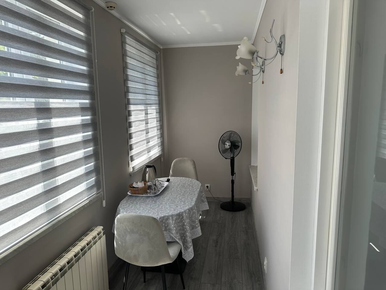 suite | desk, soundproofing, free wifi, bed sheets