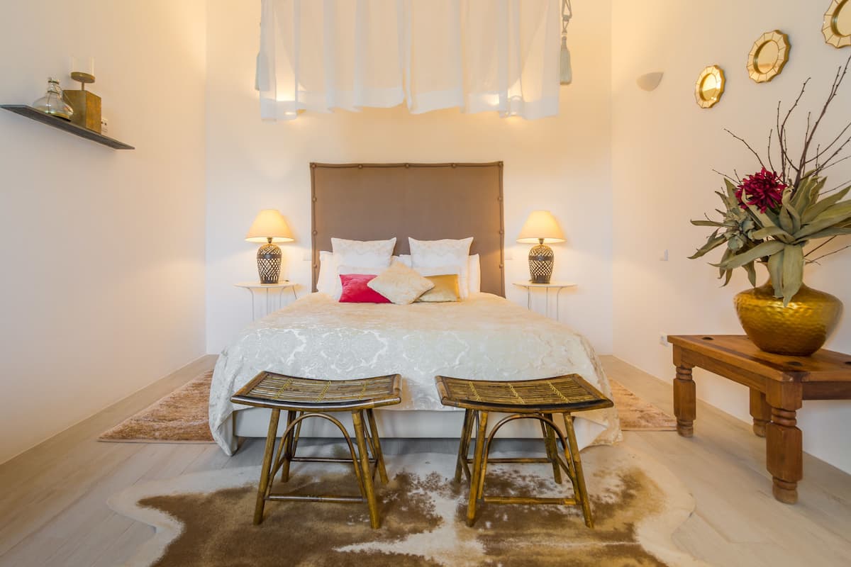 Standard Double Room, Refrigerator (Rocha) | 1 bedroom, minibar, blackout drapes, soundproofing