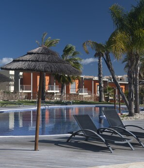 Outdoor pool, pool umbrellas, pool loungers - Sunset Village (Silves)