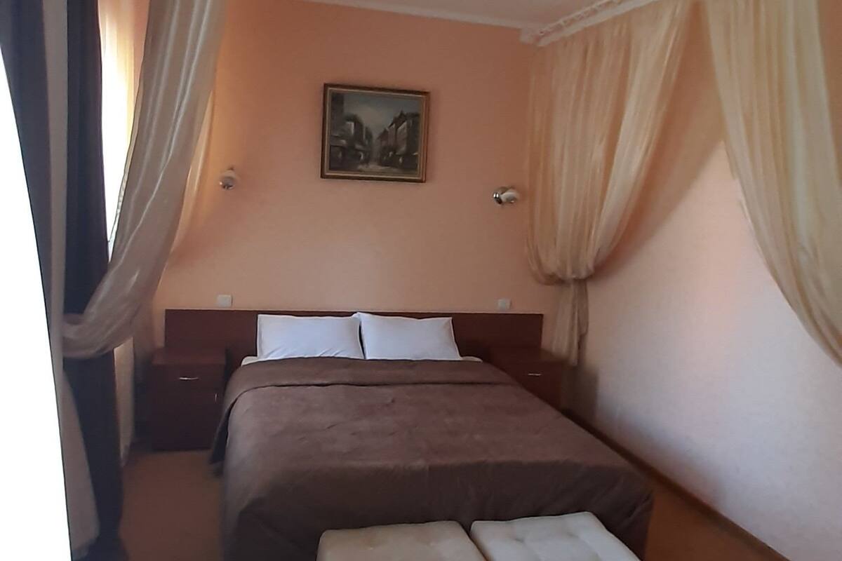 Junior Studio Suite | Minibar, blackout curtains, iron/ironing board (on request), free WiFi