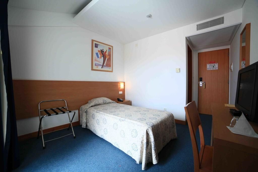 in-room safe, internet, wheelchair access