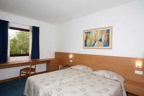 Internet, wheelchair access - Matriz (Ponta Delgada)