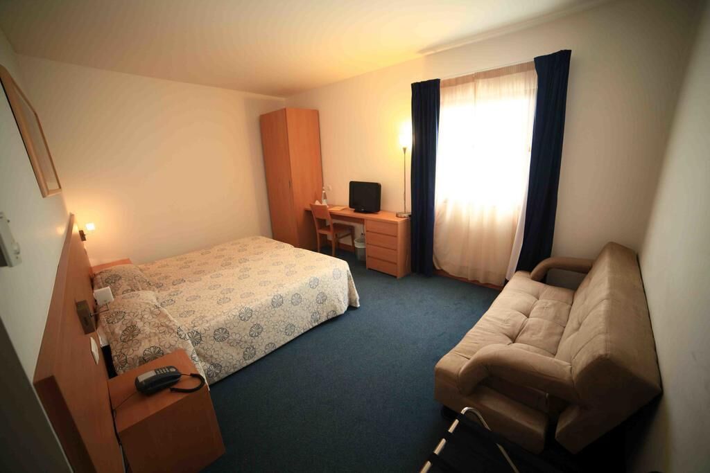in-room safe, internet, wheelchair access
