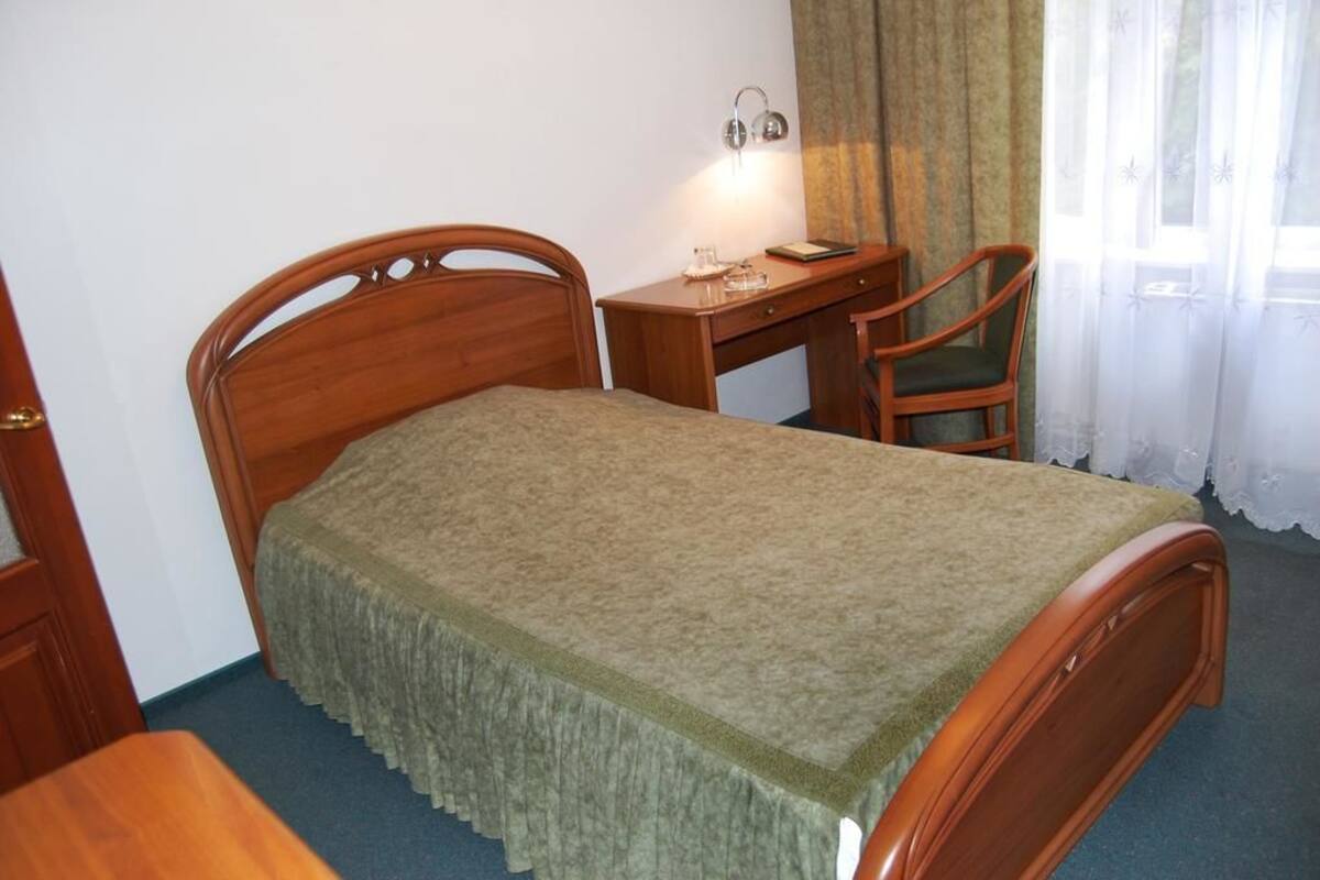 In-room safe, desk, iron/ironing board, free WiFi