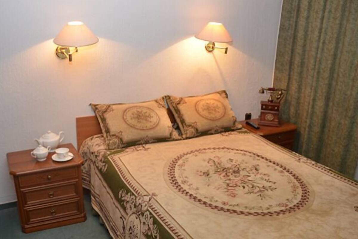 In-room safe, desk, iron/ironing board, free WiFi