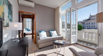 Escritorio, wifi gratis, ropa de cama y acceso para silla de ruedas 