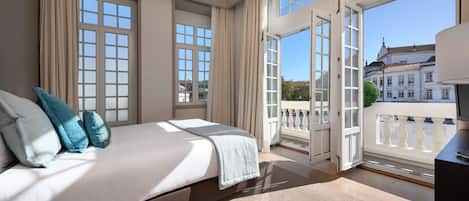 Junior Suite, Balcony, Canal View | 1 bedroom, desk, free WiFi, bed sheets