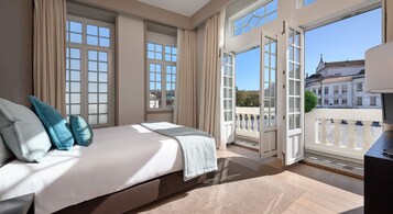 Escritorio, wifi gratis, ropa de cama y acceso para silla de ruedas 