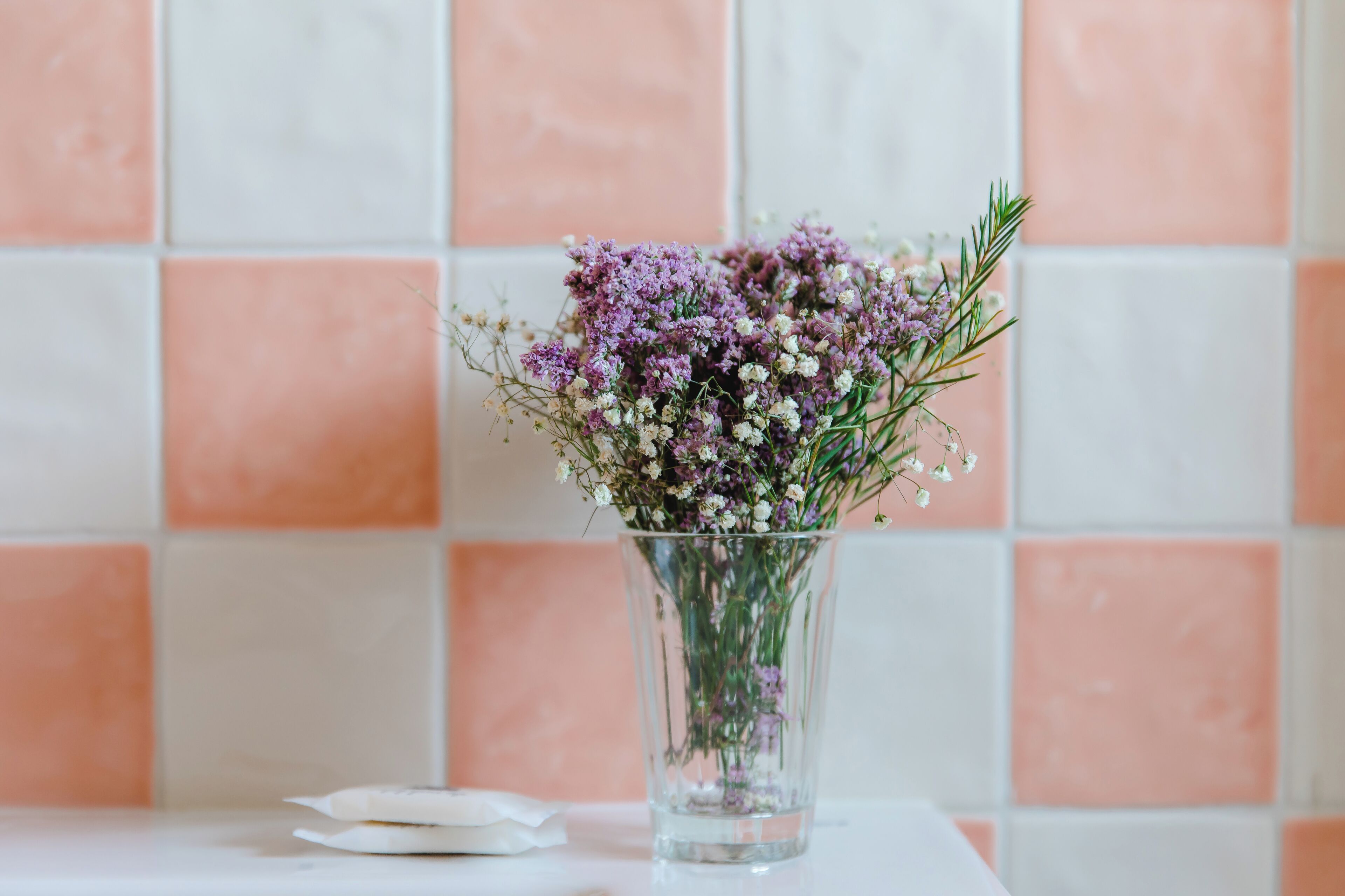 combined shower/bathtub, rainfall showerhead, hair dryer, towels
