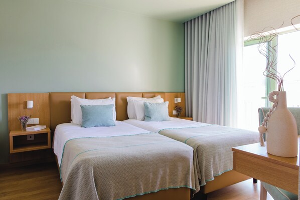 Skrivebord, skrivebord for bærbar PC, lydisolert og wi-fi (inkludert)