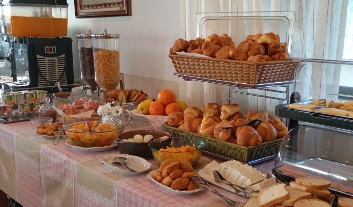 daily continental breakfast (eur 10 per person)