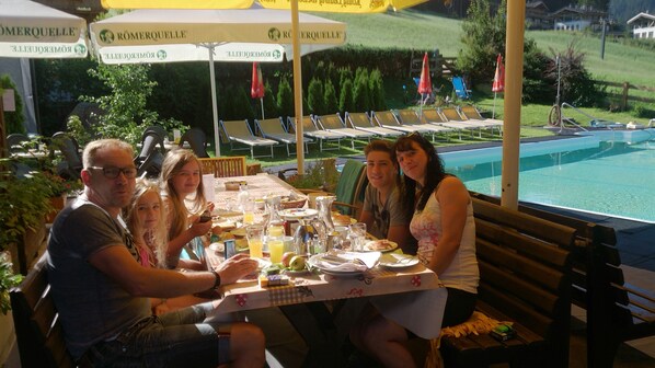 Frühstück und Abendessen, regionale Küche