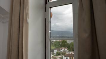 Habitación familiar | Escritorio, sistema de insonorización, cunas (de pago)