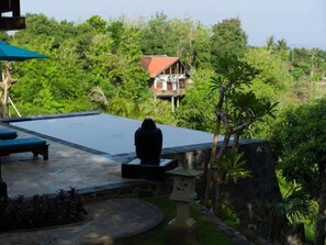 Property grounds - Puri Mangga Sea View Resort & Spa (Singaraja)