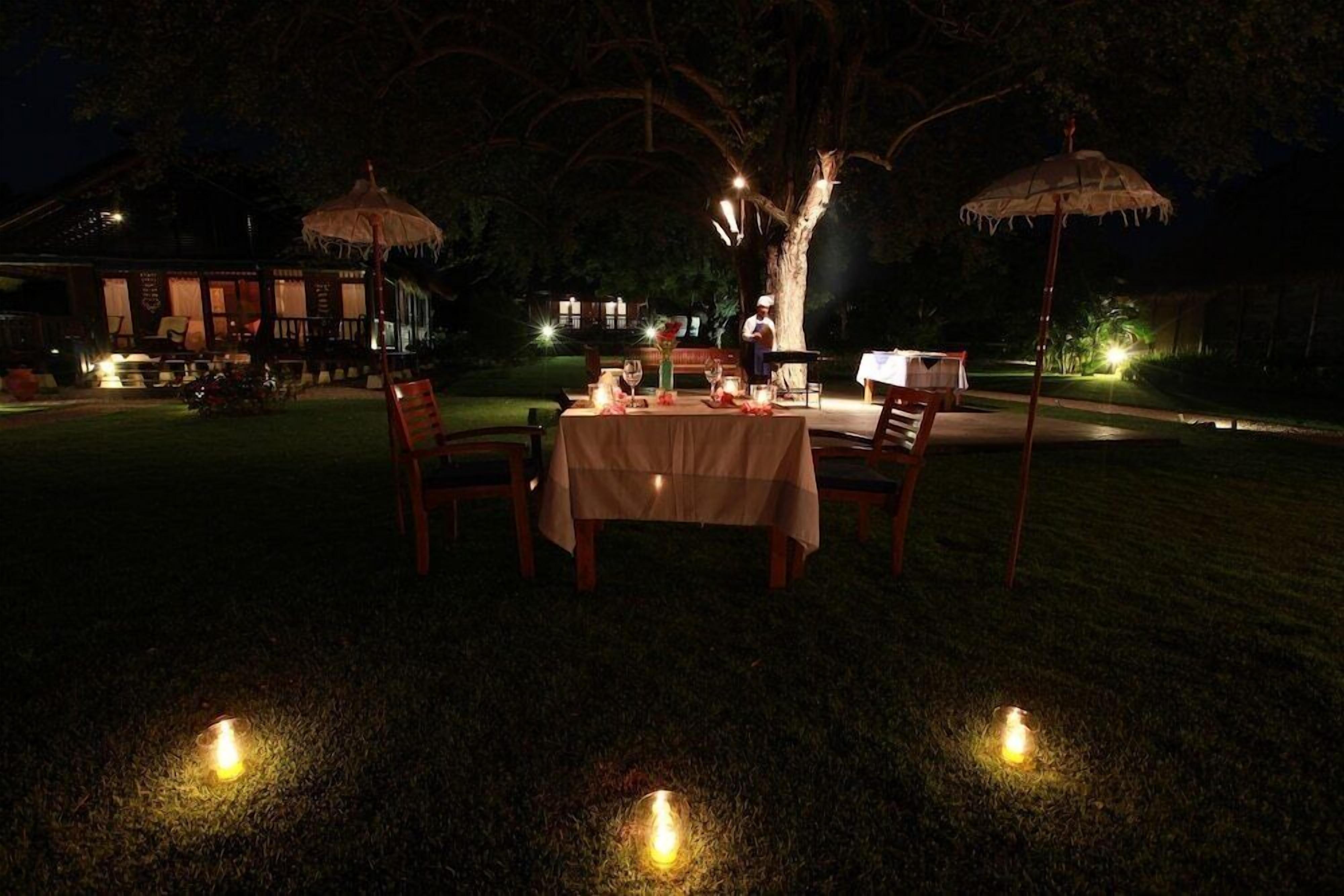 تناول الطعام بالخارج