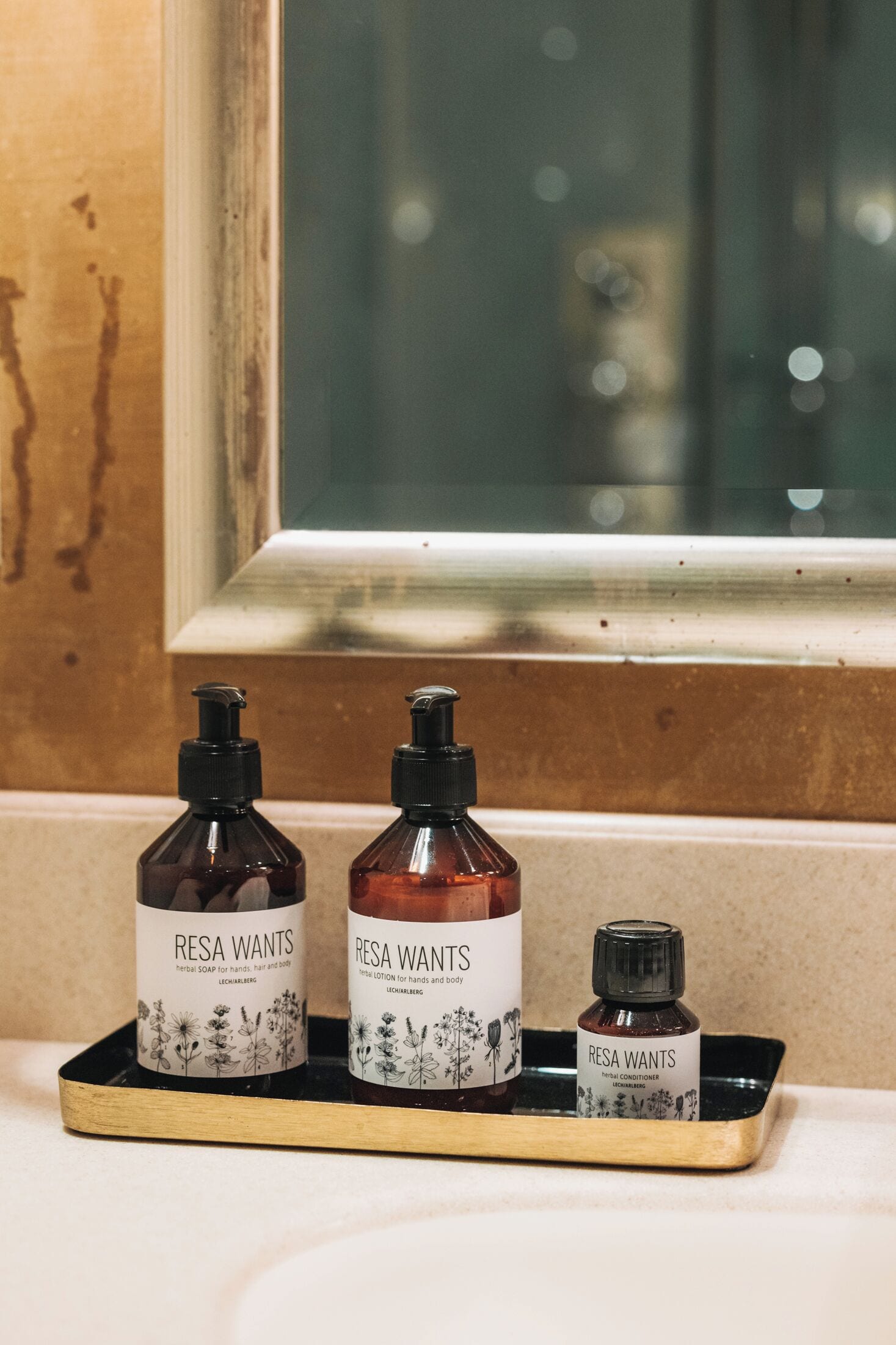 luxury double room (hasenfluh) | bathroom amenities | free toiletries, hair dryer, bathrobes, slippers