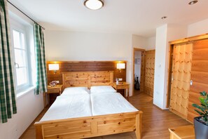 Deluxe Suite, Balcony | 1 bedroom, premium bedding, in-room safe, desk - Komfort Appartements Zirbenland - Adult Only (Weisskirchen in Steiermark)