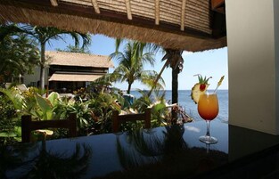 2 bars/lounges, swim-up bar, poolside bar