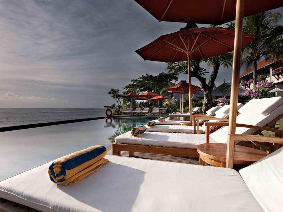 2 outdoor pools, pool umbrellas, sun loungers