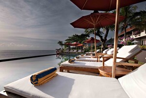 2 piscinas al aire libre, sombrillas, sillones reclinables de piscina