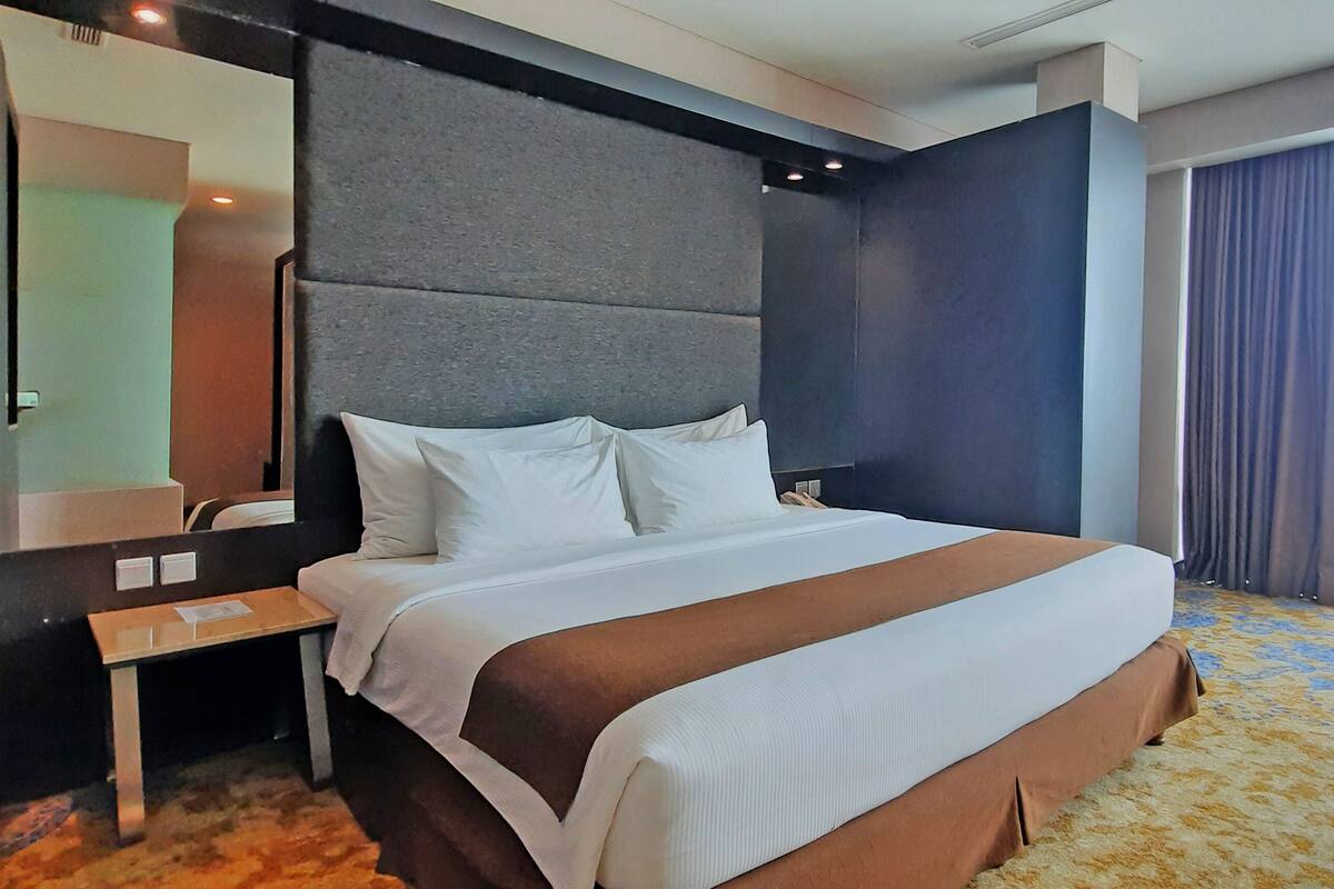 Executive Suite | Ruang tamu | 32 inci televisyen LCD dengan kabel, TV