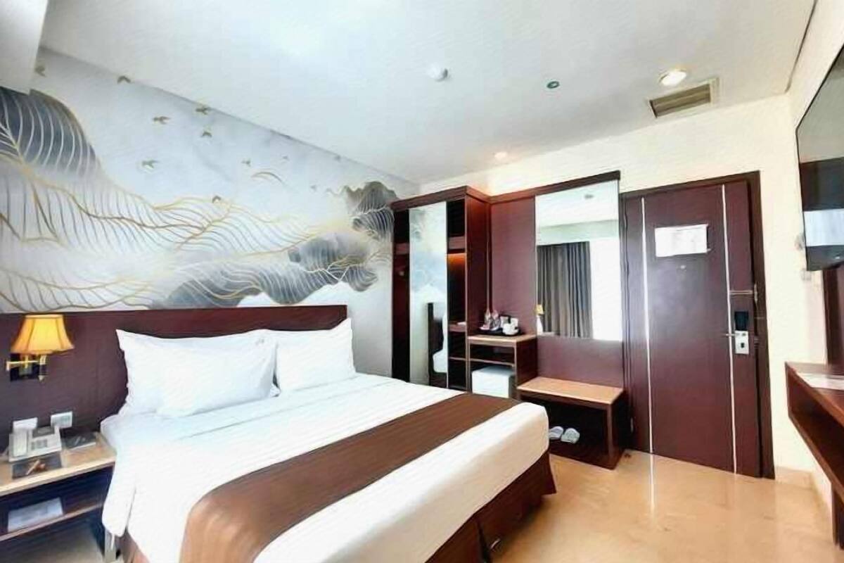 In-room safe, desk, iron/ironing board (on request), free WiFi