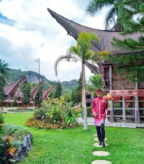 Property grounds - Toraja Misiliana (Rinding Batu)