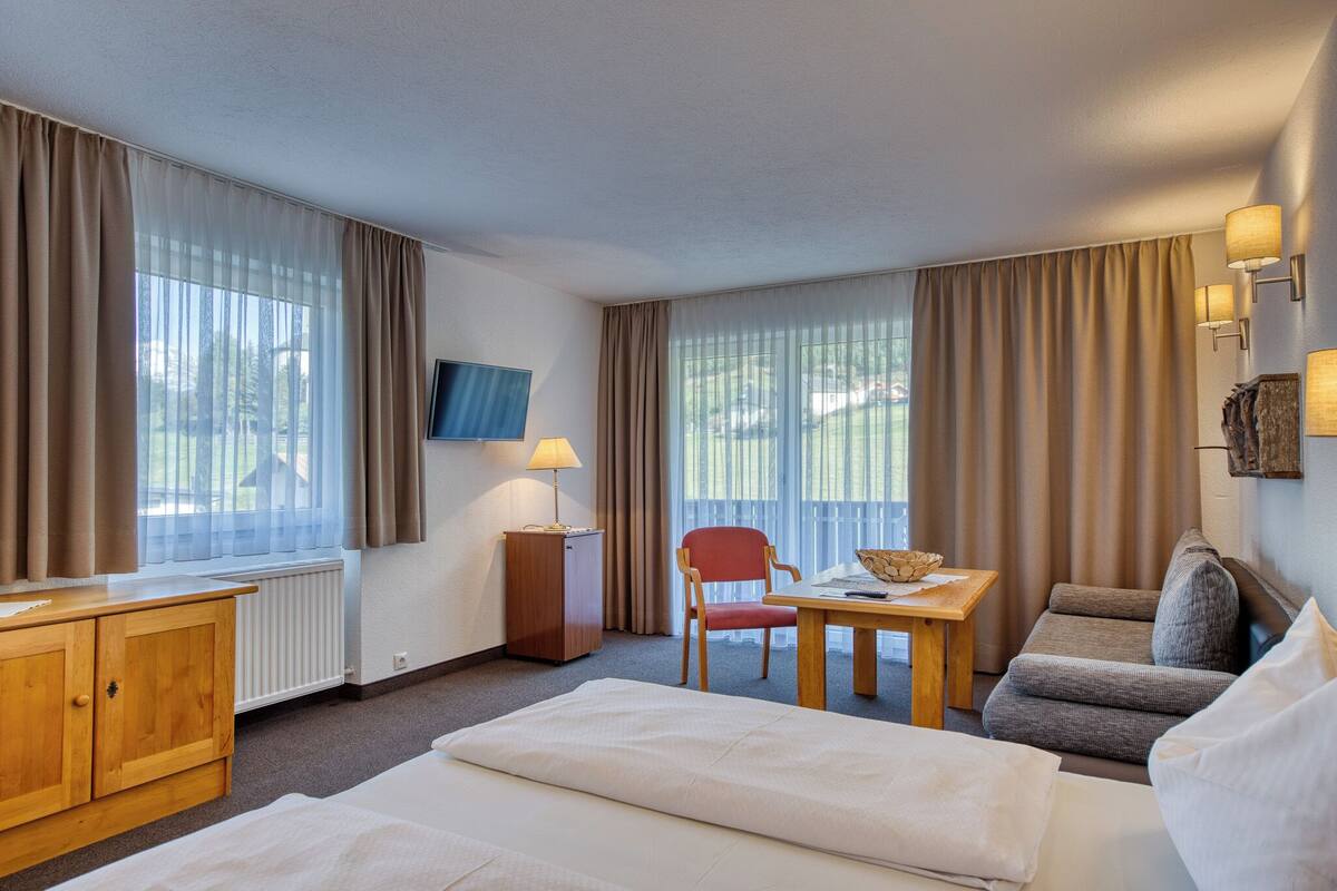 comfort double room, balcony | 2 bedrooms, in-room safe, desk, free wifi