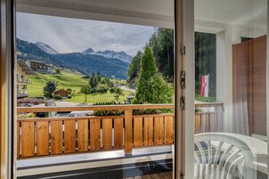 Quarto casal clássico, sacada | Terraço/pátio