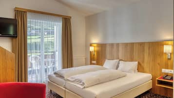 Comfort Suite, Balcony | In-room safe, desk, free WiFi