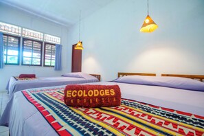 Habitación estándar, 1 cama matrimonial o 2 camas individuales | 1 habitación y escritorio