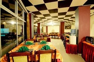 Free buffet breakfast