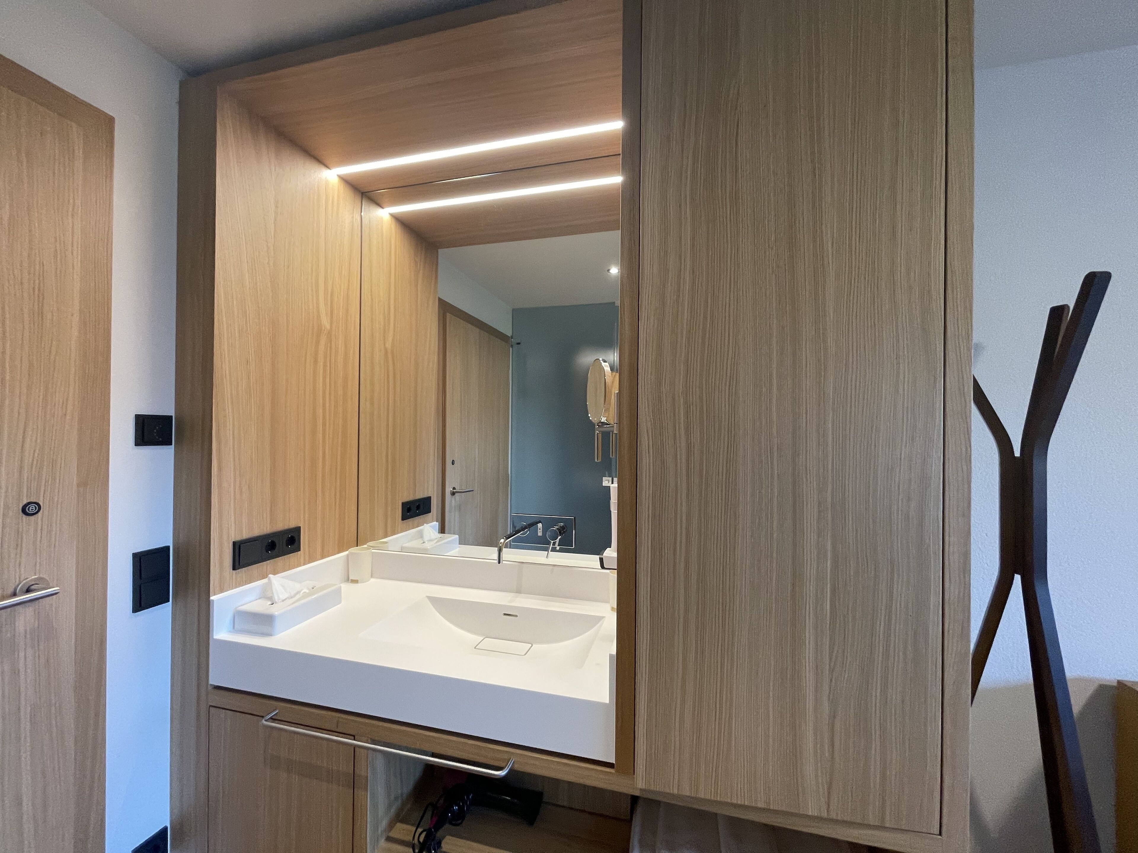 business double room, 1 bedroom, balcony, mountain view | 1 bedroom, hypo-allergenic bedding, desk, laptop workspace