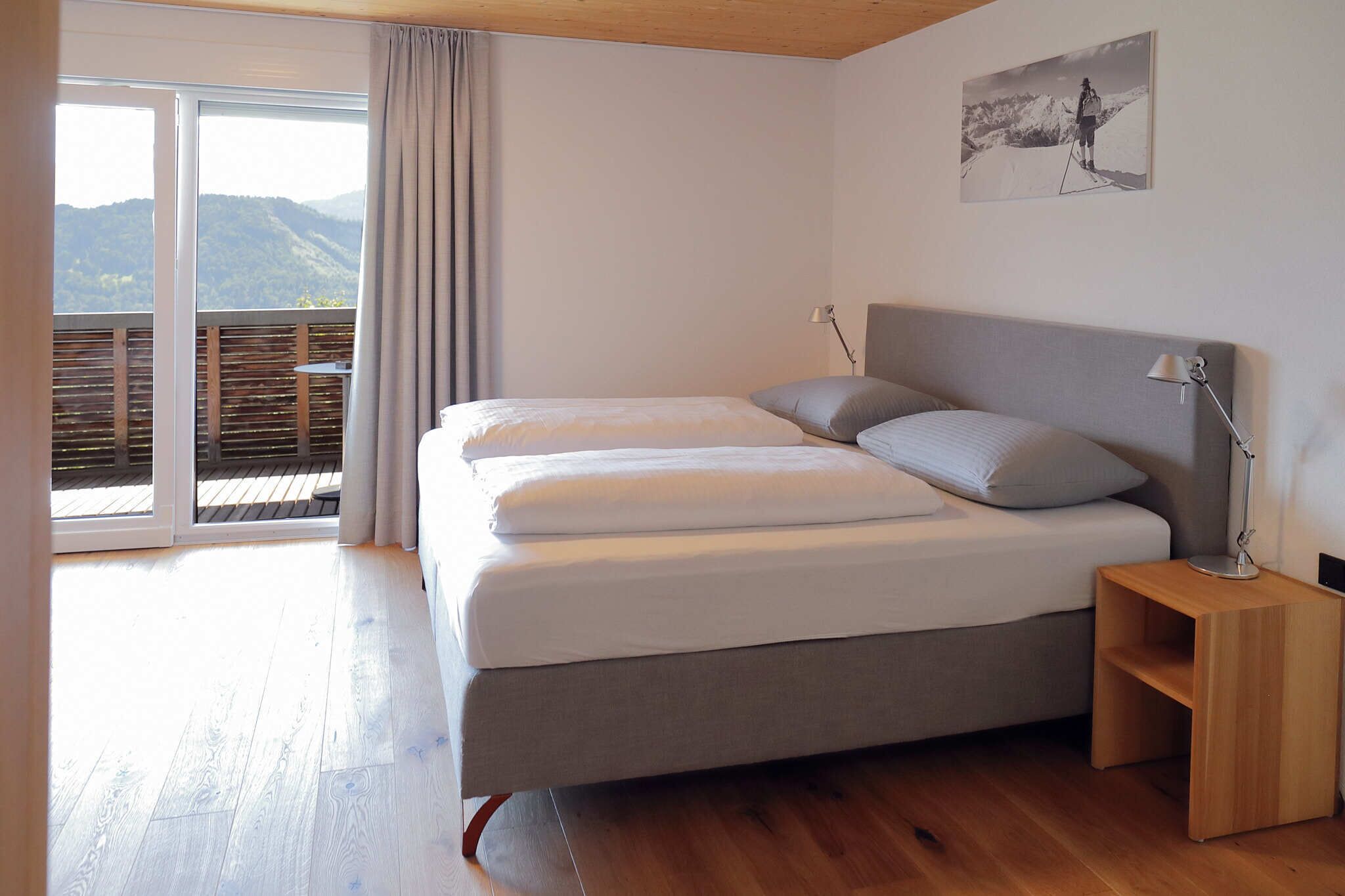 슈피리어 더블룸, 침실 1개, 산 전망 | 저자극성 침구, 책상, 노트북 작업 공간, 방음 설비