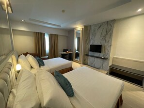 Minibar, in-room safe, desk, free WiFi