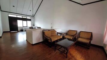 Kamar Keluarga, Bebas Asap Rokok, pemandangan kebun | Area keluarga | TV