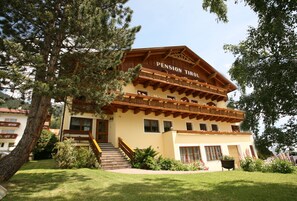 Front of property - Pension Tirol (Nauders)