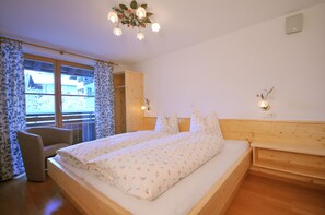 Comfort Apartment, 1 Bedroom, Kitchen, Mountain View (Zimbablick, excl. Cleaning Fee EUR 60) | 1 bedroom, premium bedding, down comforters, desk