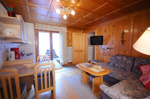 Comfort Apartment, 1 Bedroom, Mountain View (Faneskla, excl. Cleaning Fee EUR 60) | Living room | Flat-screen TV