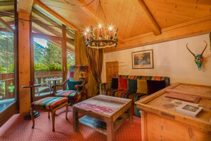 Premium-Loft, Balkon, Bergblick (Geierwally) | Wohnzimmer