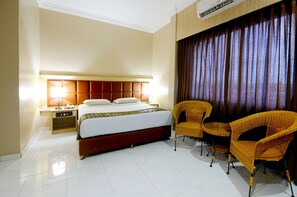 Superior Room | Desk, rollaway beds, free WiFi - Pelangi Hotel & Resort (Tanjung Pinang)