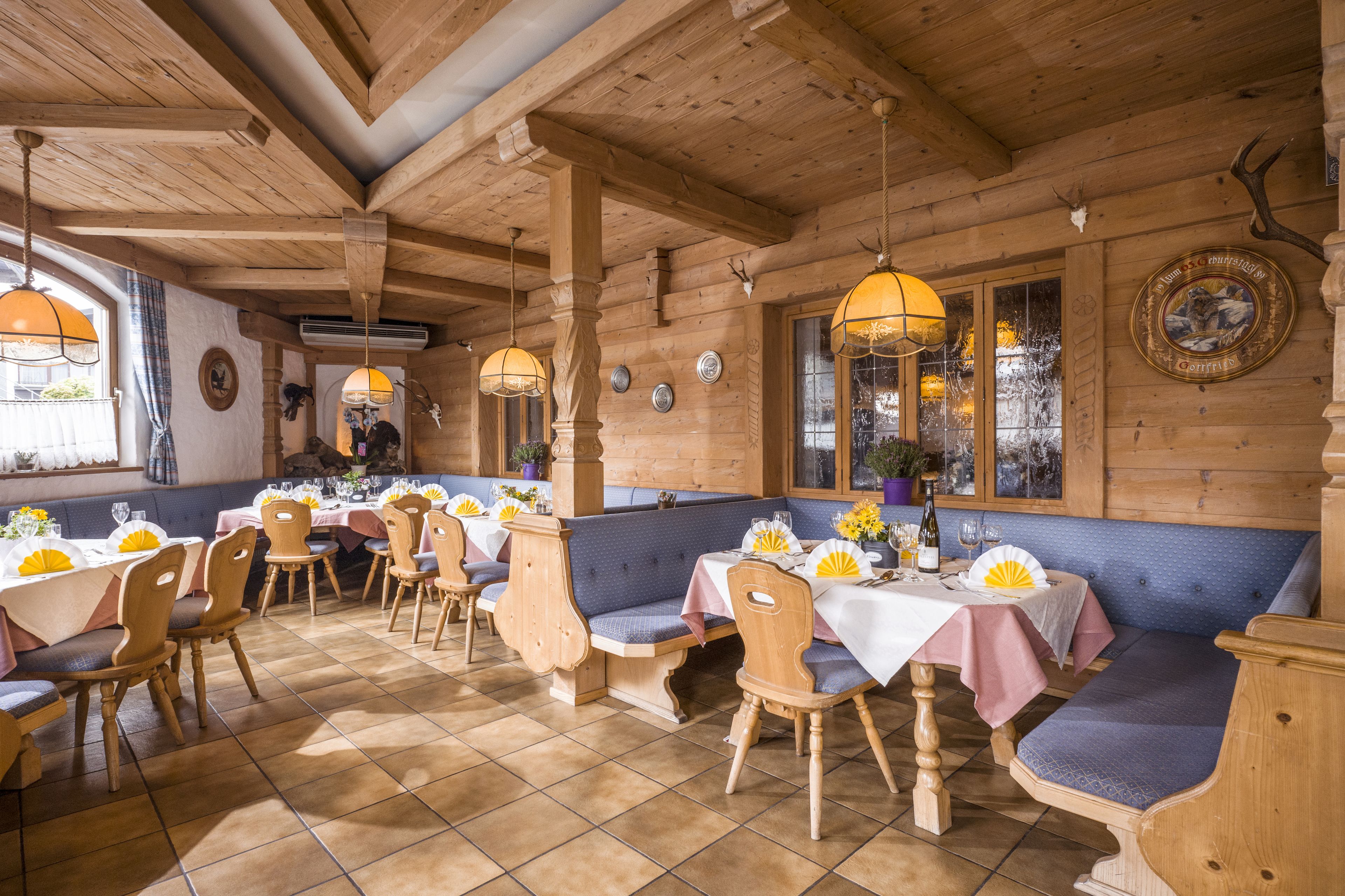 Se sirven almuerzos y cenas, cocina local