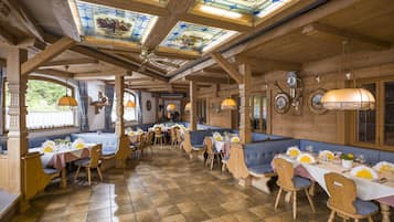 Lunch and dinner served, local cuisine