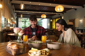 Breakfast area - Eden Inn (Zikhron Ya'aqov)