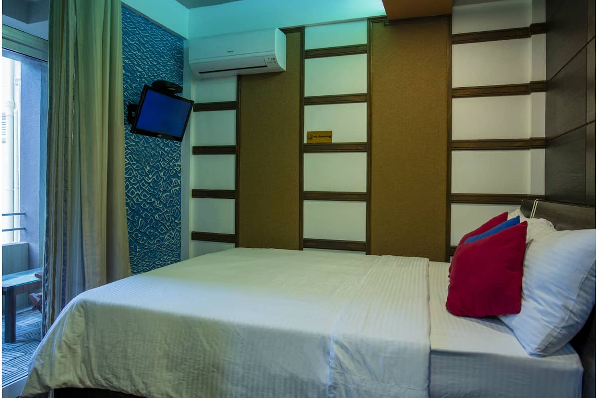 Deluxe Room with Balcony | Kostenloses WLAN, Bettwäsche