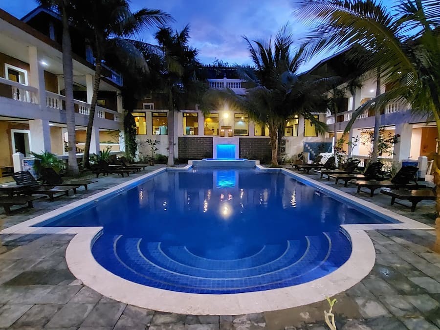 Kolam renang outdoor