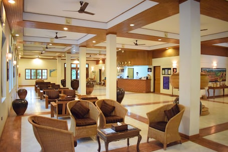 Lobby sitting area. Arthawka Hotel