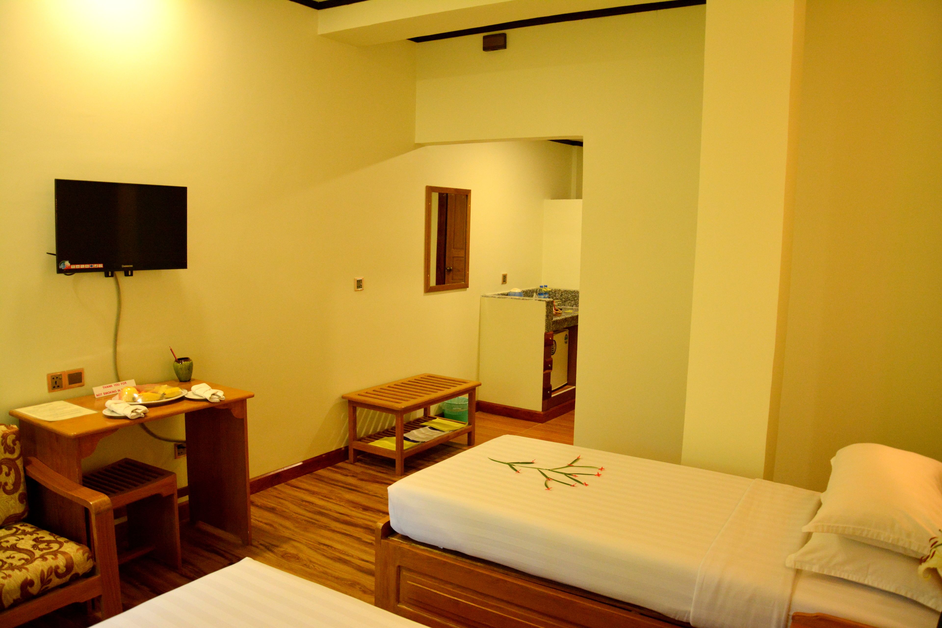 superior twin room | minibar, in-room safe, desk, blackout curtains