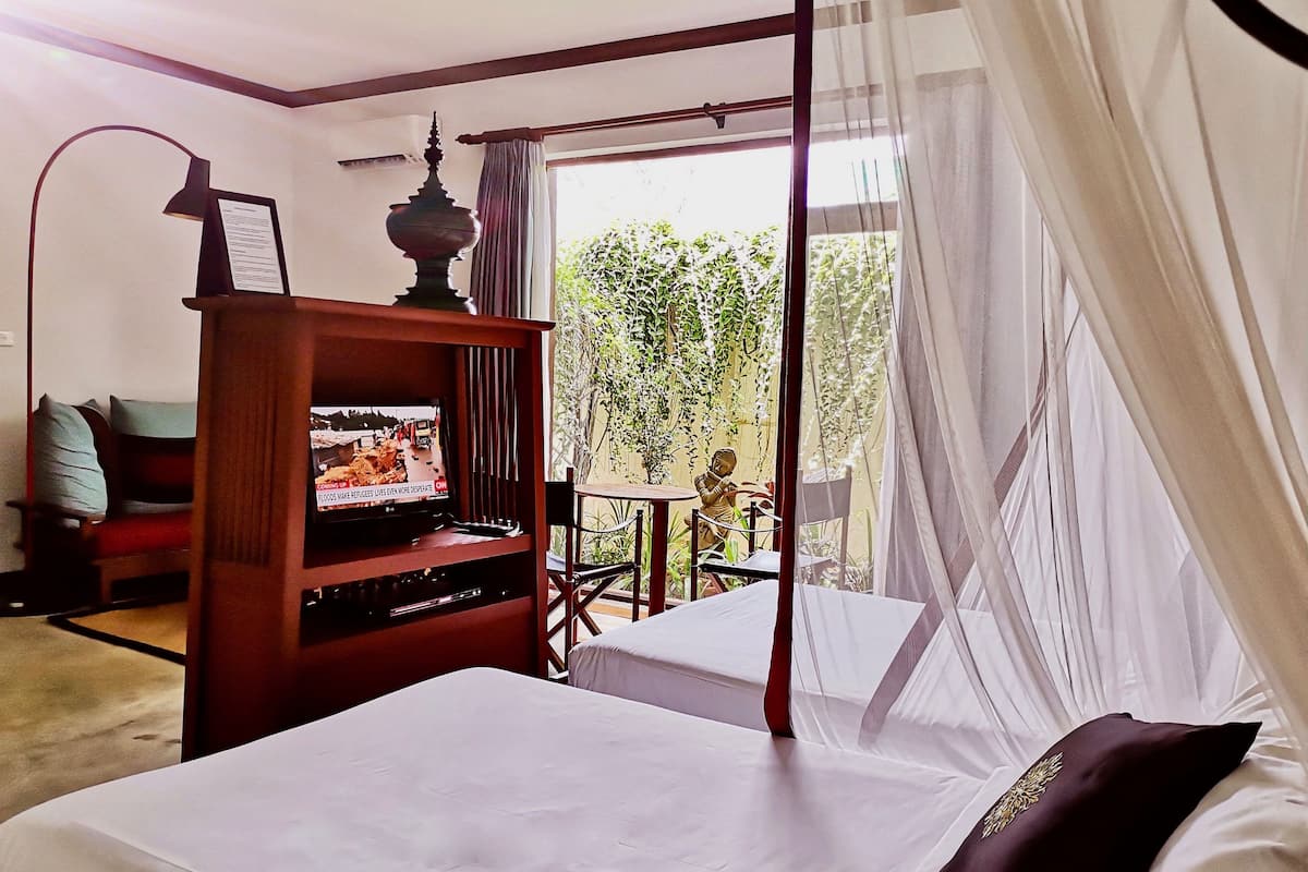 deluxe twin room, 2 single beds | in-room safe, blackout curtains, free wifi, bed sheets