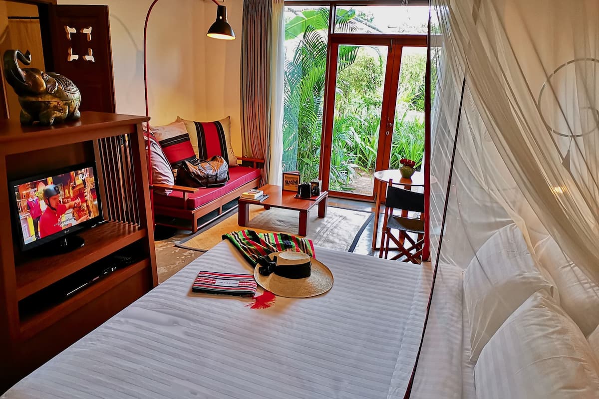 Double Room Single Use, Pool View